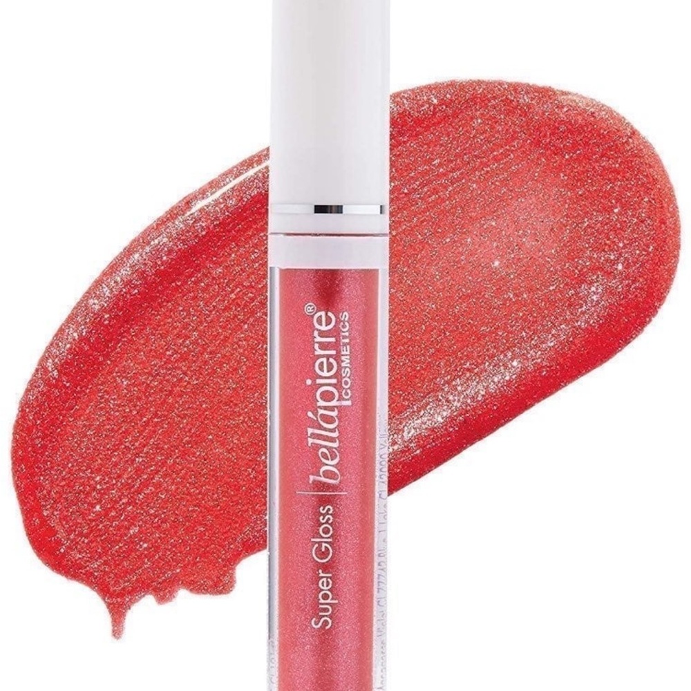 Makeup: Lip gloss